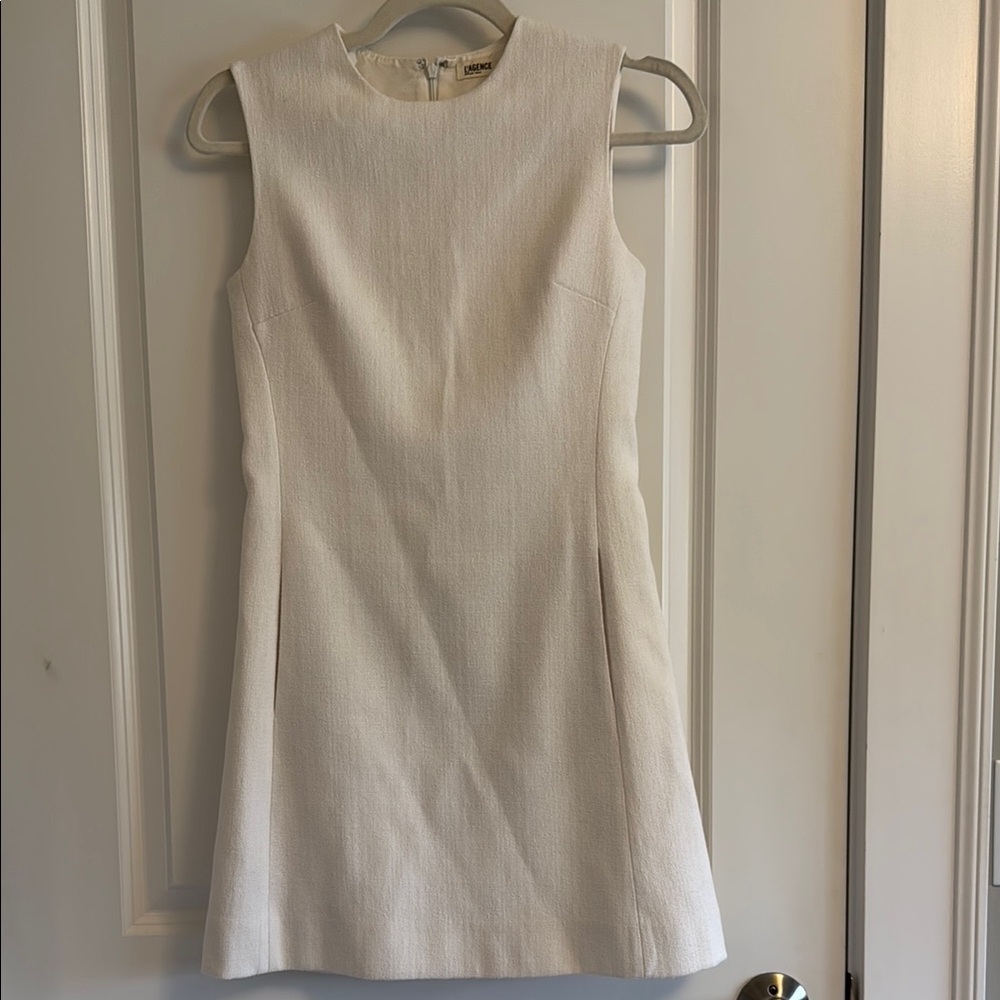 Elegant White Sleeveless Dress